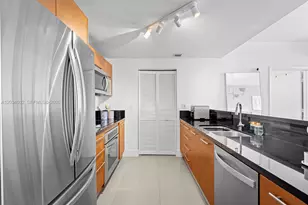 253 NE 2nd St, Miami, FL 33132 - Photo 5