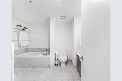 253 NE 2nd St #1801, Miami, FL 33132 - Photo 21