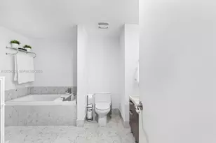 253 NE 2nd St, Miami, FL 33132 - Photo 21