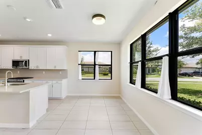 2485 Primrose Pl, Oakland Park, FL 33309 - Photo 15