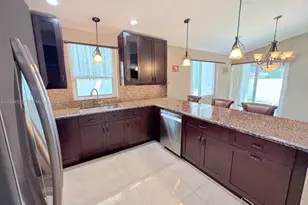 414 SW 177th Ave, Pembroke Pines, FL 33029 - Photo 17