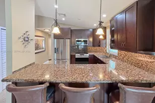 414 SW 177th Ave, Pembroke Pines, FL 33029 - Photo 13