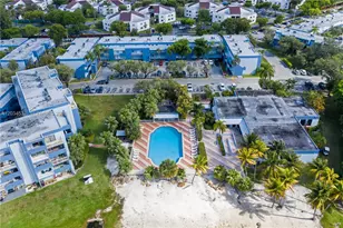 9371 Fontainebleau Blvd, Miami, FL 33172 - Photo 25