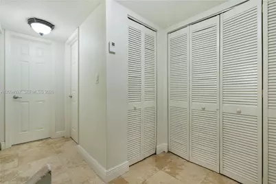 9371 Fontainebleau Blvd #I204, Miami, FL 33172 - Photo 21