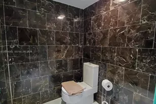 1717 N Bayshore Dr, Miami, FL 33132 - Photo 23