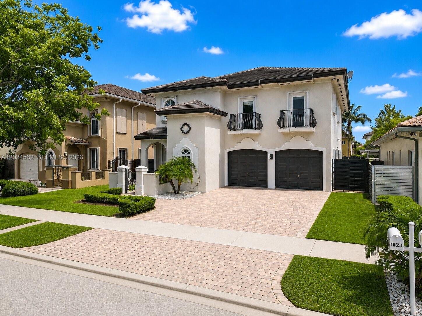 15651 SW 14th St - 15651 SW 14th St, Miami, FL 33194 Luxury Property | Jose Angel Pina
