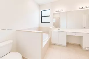 2434 NE 1st St, Homestead, FL 33033 - Photo 23