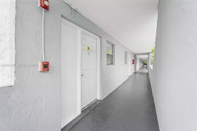 9371 Fontainebleau Blvd #I201, Miami, FL 33172 - Photo 3