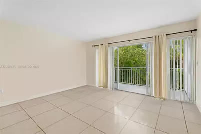 9371 Fontainebleau Blvd #I201, Miami, FL 33172 - Photo 9
