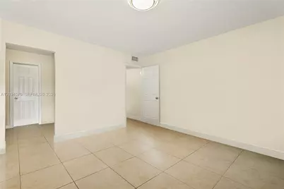 9371 Fontainebleau Blvd #I201, Miami, FL 33172 - Photo 15