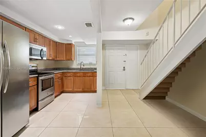 9371 Fontainebleau Blvd #I201, Miami, FL 33172 - Photo 7