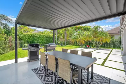 731 Tulip Cir, Weston, FL 33327 - Photo 29