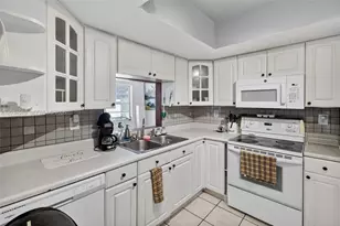 1901 N 56th Ave, Hollywood, FL 33021 - Photo 11