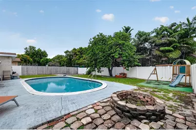 1901 N 56th Ave, Hollywood, FL 33021 - Photo 27