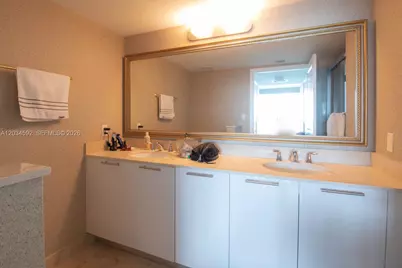 1800 N Bayshore Dr #2209, Miami, FL 33132 - Photo 7