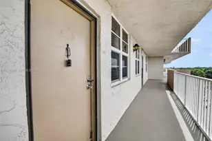 250 Jacaranda Dr, Plantation, FL 33324 - Photo 29