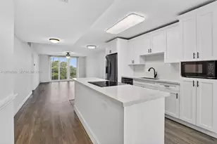 250 Jacaranda Dr, Plantation, FL 33324 - Photo 3