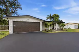 2731 NE 52nd St, Lighthouse Point, FL 33064 - Photo 5