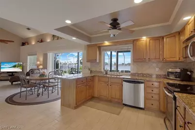 407 SW 37 St #407, Cape Coral, FL 33914 - Photo 5