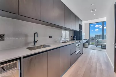 20 NE 11th St #2803A, Miami, FL 33132 - Photo 9