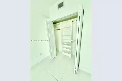 400 Sunny Isles Blvd #817, Sunny Isles Beach, FL 33160 - Photo 11