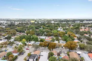2428 NW 28th St, Miami, FL 33142 - Photo 15