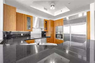 100 S Pointe Dr, Miami Beach, FL 33139 - Photo 13