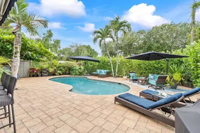 895 NE 129th St, North Miami, FL 33161 - Photo 29