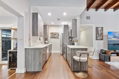 895 NE 129th St, North Miami, FL 33161 - Photo 17