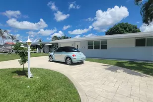 1211 NW 87th Way, Pembroke Pines, FL 33024 - Photo 3