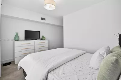 2431 SW 4th St, Miami, FL 33135 - Photo 23