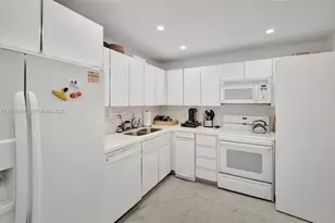 2 Grove Isle Dr, Miami, FL 33133 - Photo 9