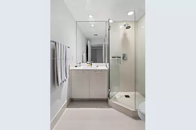 55 SW 9th St #1105, Miami, FL 33130 - Photo 3