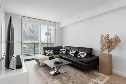 55 SW 9th St #1105, Miami, FL 33130 - Photo 9