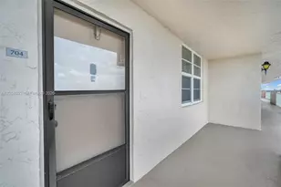 250 Jacaranda Dr, Plantation, FL 33324 - Photo 3
