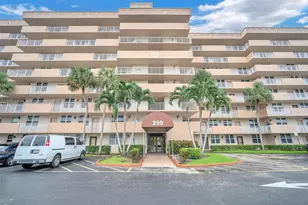 250 Jacaranda Dr, Plantation, FL 33324 - Photo 25