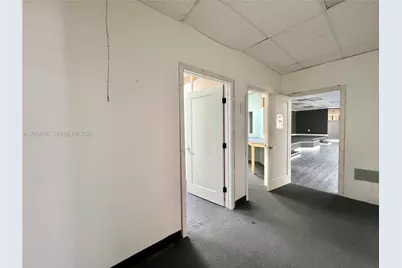 3425 NW 73rd Ave, Miami, FL 33122 - Photo 17