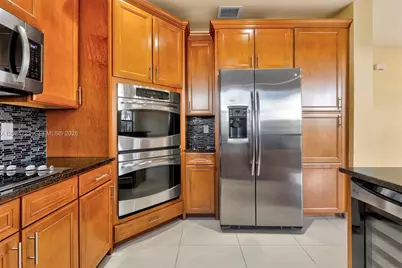 8890 NW 99th Path, Doral, FL 33178 - Photo 9