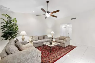 2073 Montpeliar, Weston, FL 33326 - Photo 11