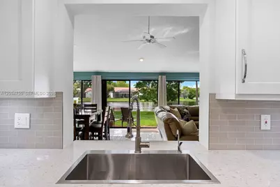 2073 Montpeliar, Weston, FL 33326 - Photo 31