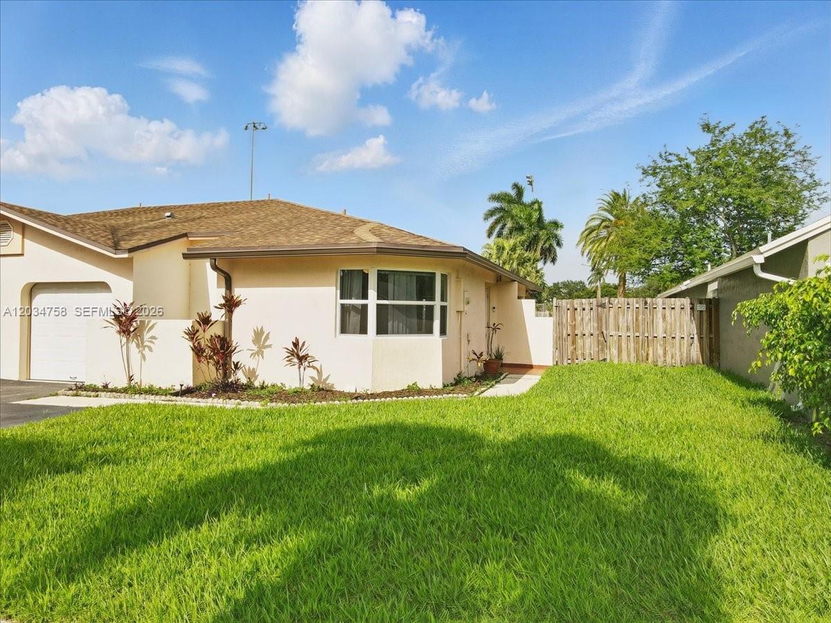 5874 SW 97th Terrace - 5874 SW 97th Terrace, Cooper City, FL 33328 Luxury Property | Jose Angel Pina