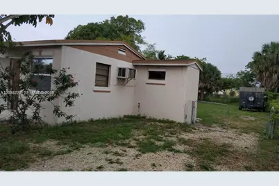 2400 NW 13th Ct, Fort Lauderdale, FL 33311 - Photo 1