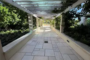 300 South Pointe Dr, Miami Beach, FL 33139 - Photo 51