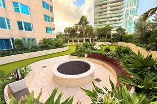 300 South Pointe Dr, Miami Beach, FL 33139 - Photo 45