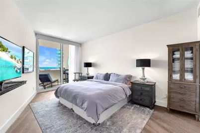 300 S Pointe Dr #809, Miami Beach, FL 33139 - Photo 15
