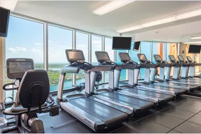 300 S Pointe Dr #809, Miami Beach, FL 33139 - Photo 47