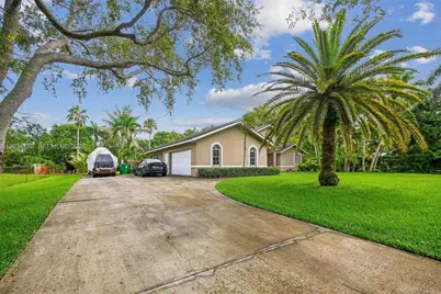 14591 SW 23rd St, Davie, FL 33325 - Photo 49