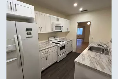 4427 SW 16th St, Miami, FL 33134 - Photo 7