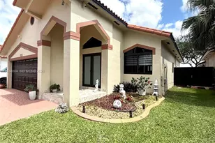 8731 NW 153rd Terrace, Miami Lakes, FL 33018 - Photo 3