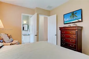 9810 NW 137th St, Hialeah Gardens, FL 33018 - Photo 19